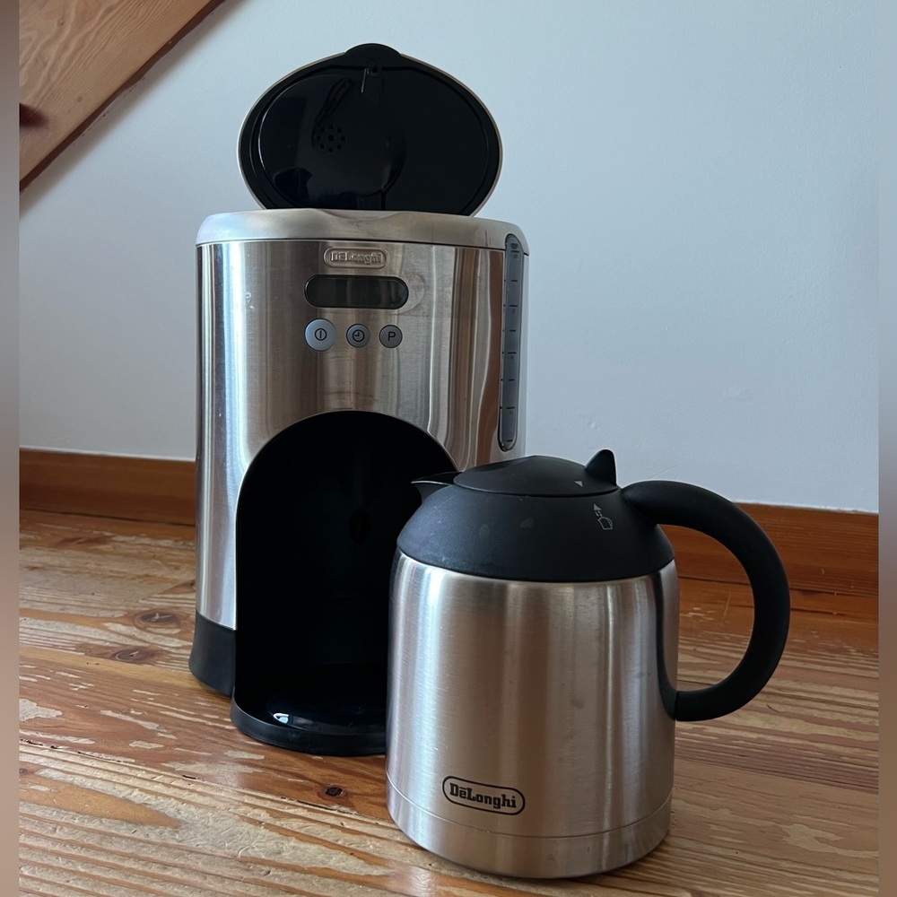 DēLonghi coffee machine